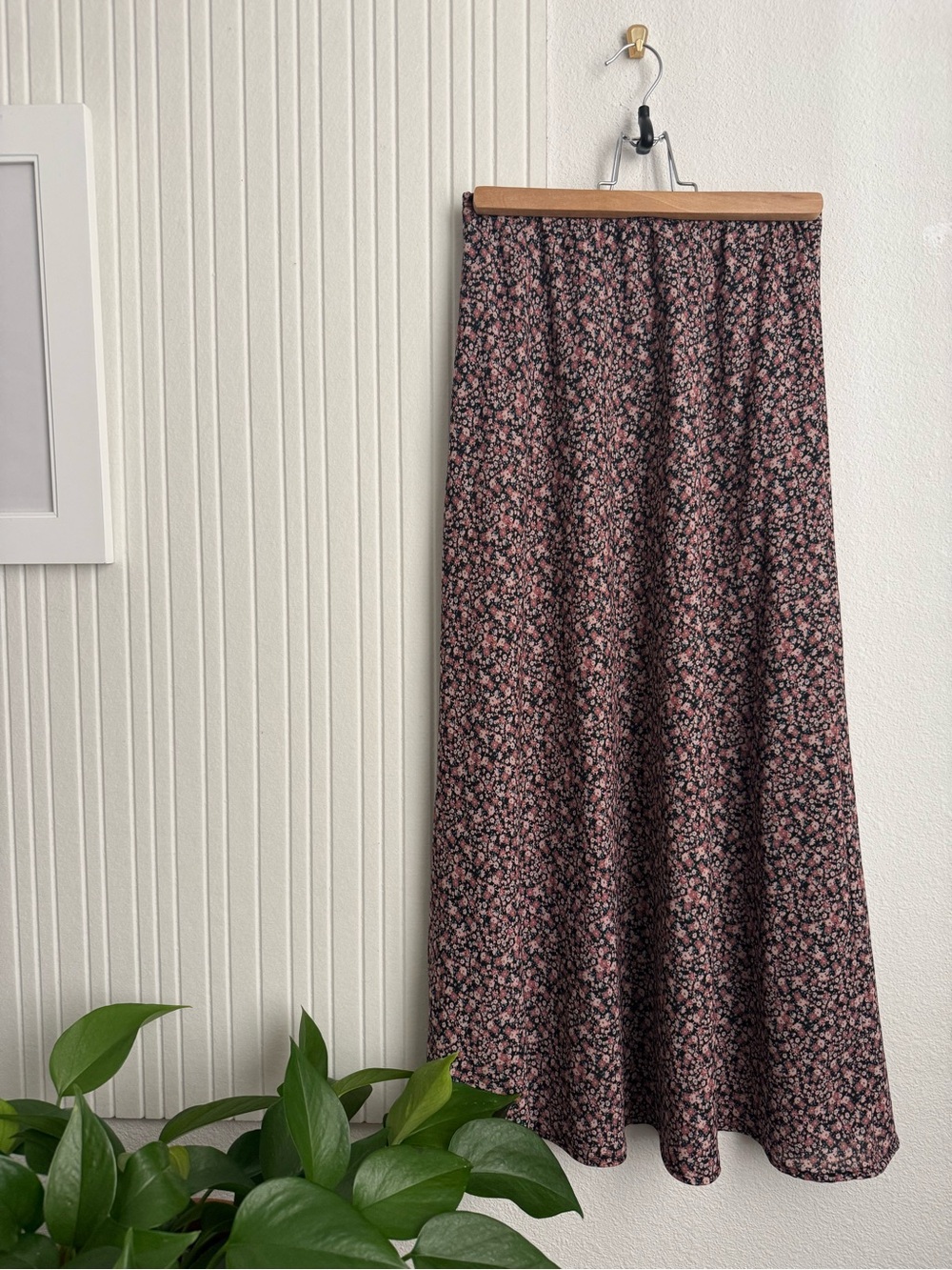 RSQ Soft Indie Grunge Midi Ditsy Floral Skirt